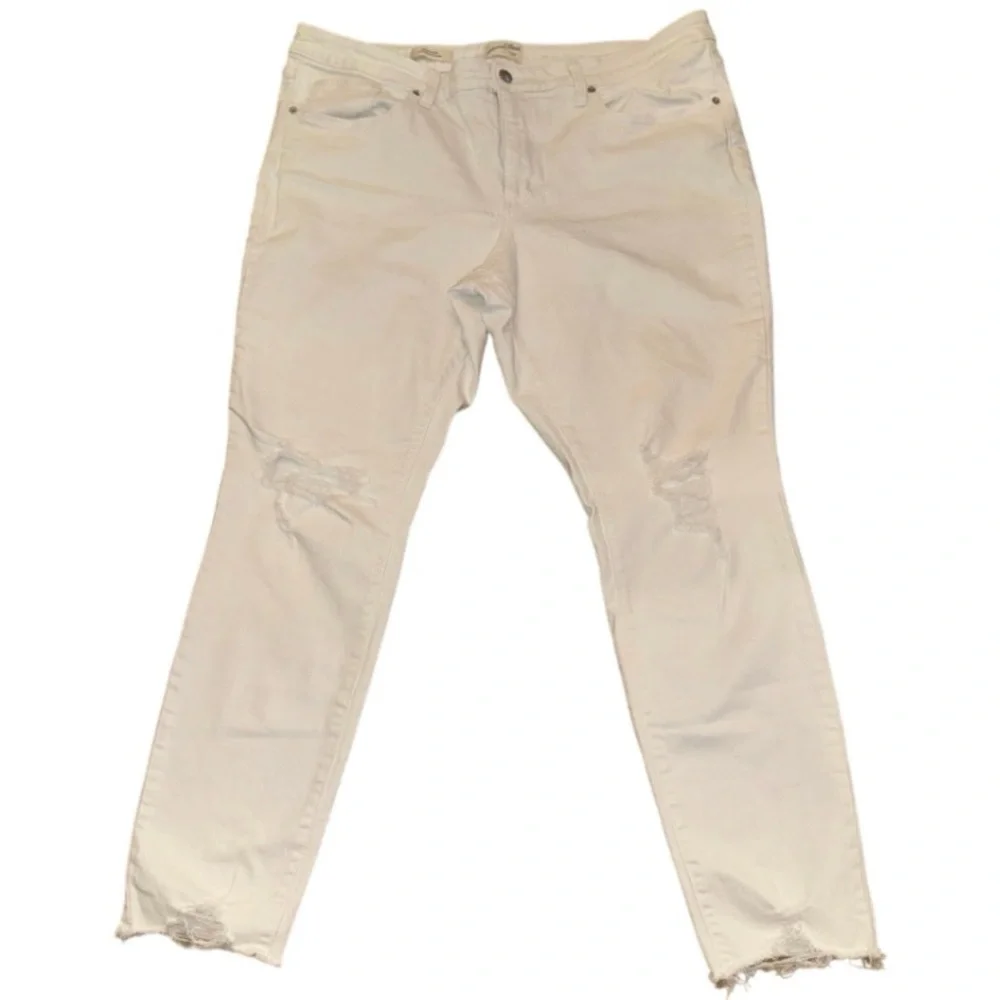 Universal Thread Mid Rise Skinny White Ripped Jeans 18/34 - Picture 1 of 3